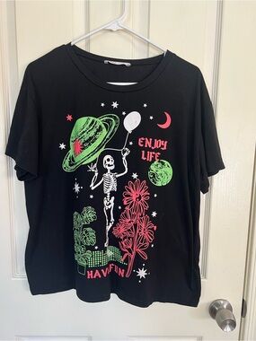 ROMWE Black Skeleton Space Floral Graphic Tee Large